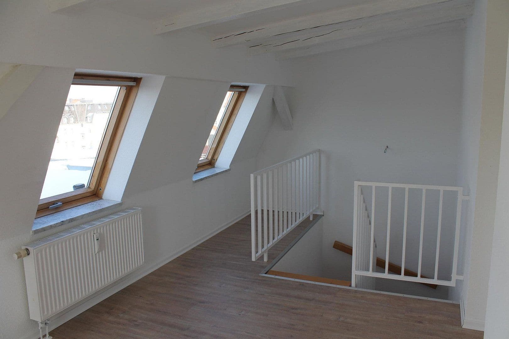 Prenájom bytu 4-izbový 107 m², Friedrich-Engels-Straße 49, Zwickau, Sasko Prenájom bytu 4-izbový 107 m², Friedrich-Engels-Straße 49, Zwickau, Sasko
