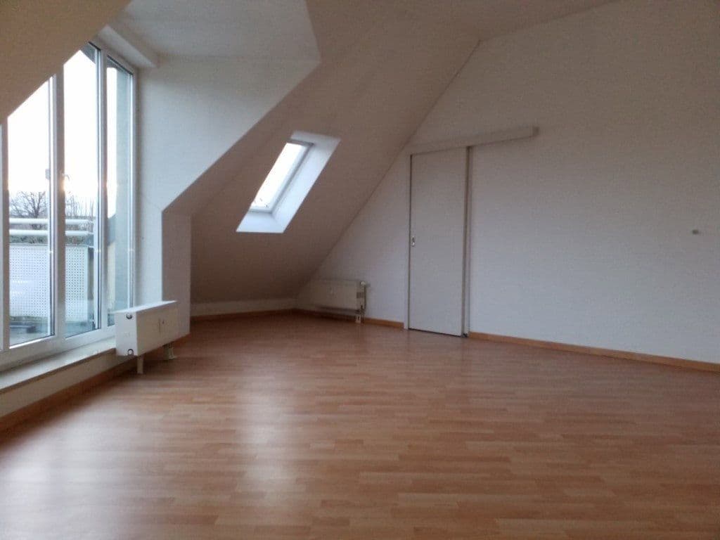 Prenájom bytu 2-izbový 53 m², Kirchstraße 15, Zwickau, Sasko Prenájom bytu 2-izbový 53 m², Kirchstraße 15, Zwickau, Sasko