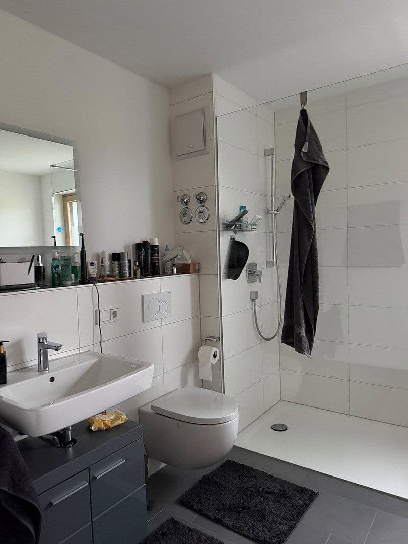 Prenájom bytu 3-izbový 90 m², Friedberg, Bavorsko Prenájom bytu 3-izbový 90 m², Friedberg, Bavorsko