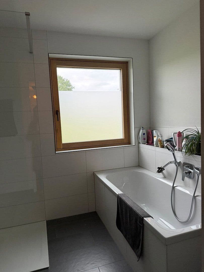 Prenájom bytu 3-izbový 90 m², Friedberg, Bavorsko Prenájom bytu 3-izbový 90 m², Friedberg, Bavorsko