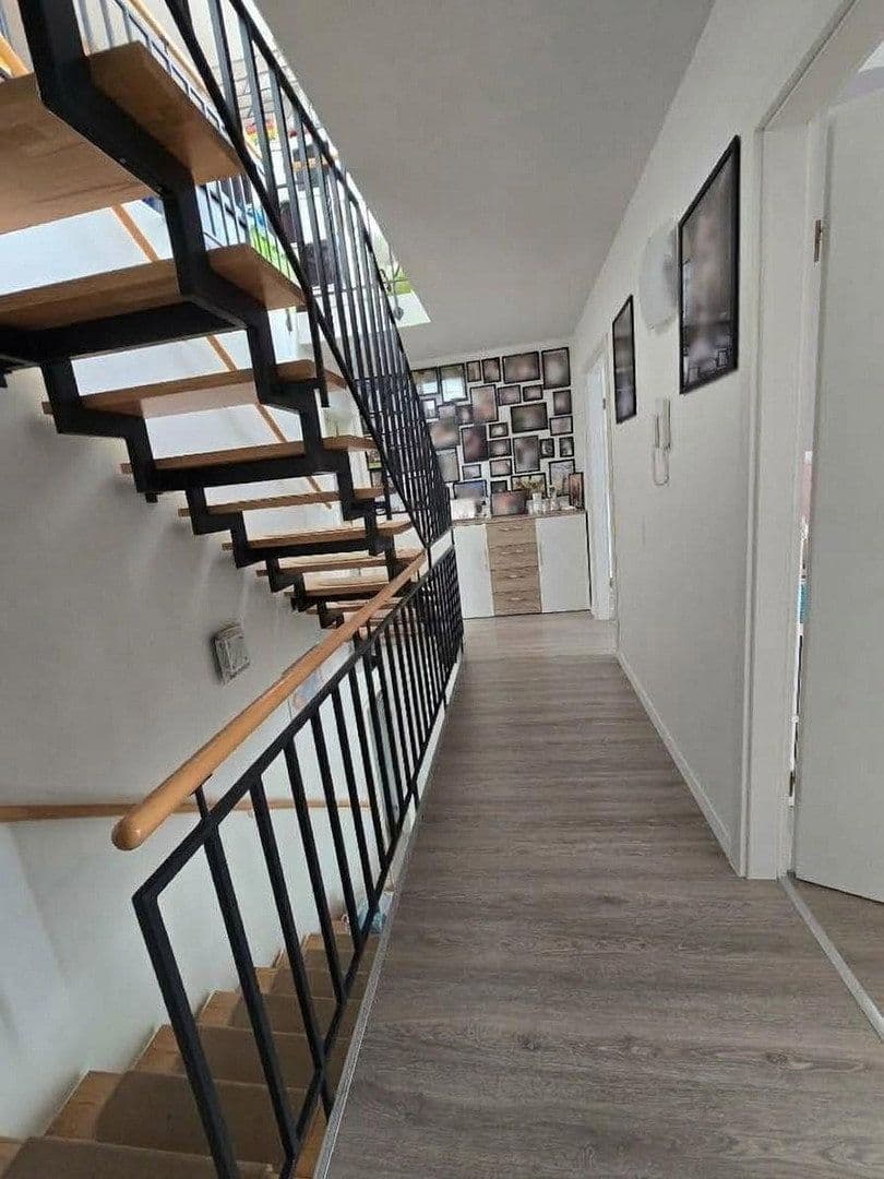 Predaj domu 140 m², pozemok 150 m², Hemmingen, Bádensko-Wurttembersko Predaj domu 140 m², pozemok 150 m², Hemmingen, Bádensko-Wurttembersko