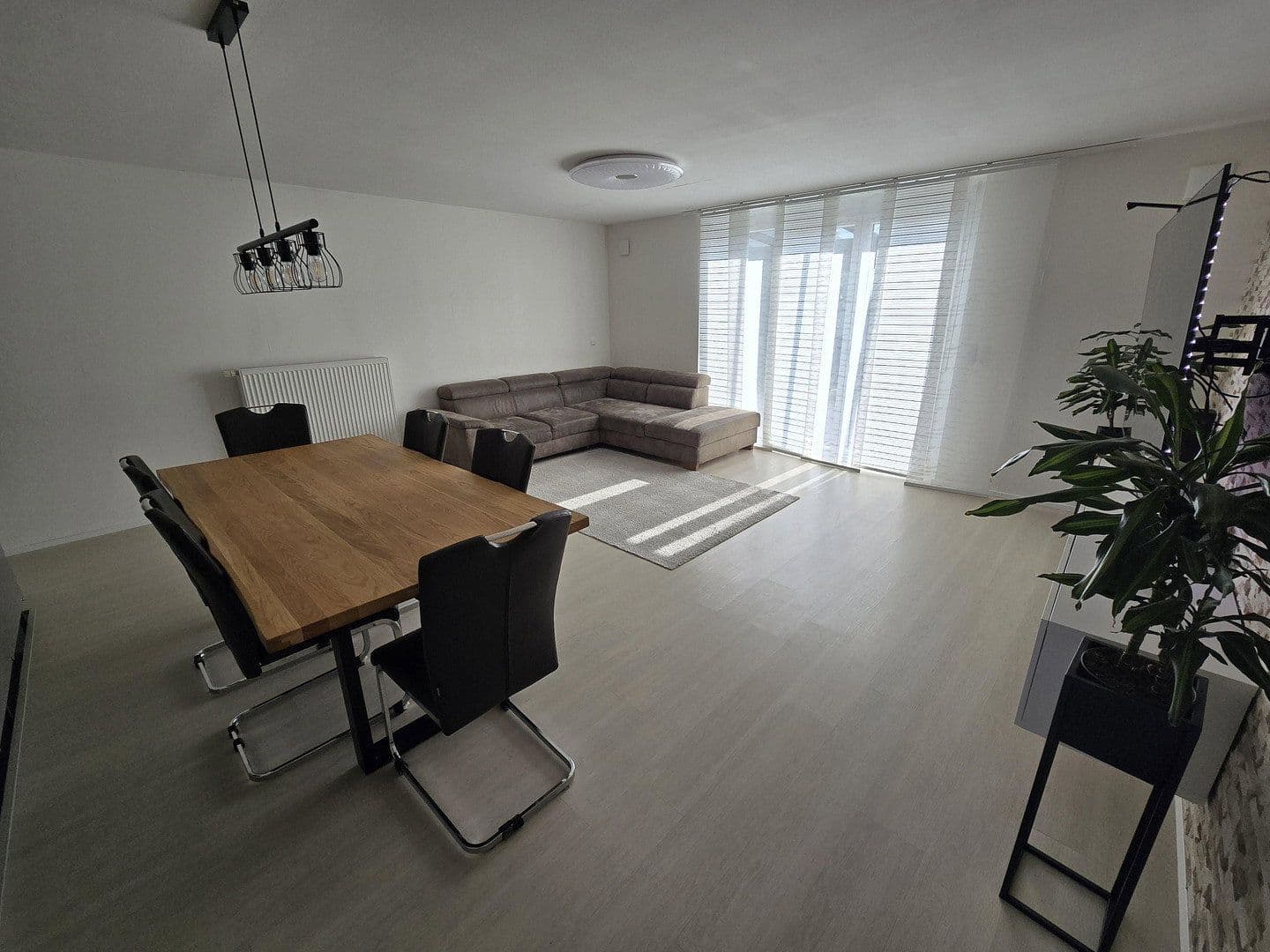 Predaj domu 140 m², pozemok 150 m², Hemmingen, Bádensko-Wurttembersko Predaj domu 140 m², pozemok 150 m², Hemmingen, Bádensko-Wurttembersko