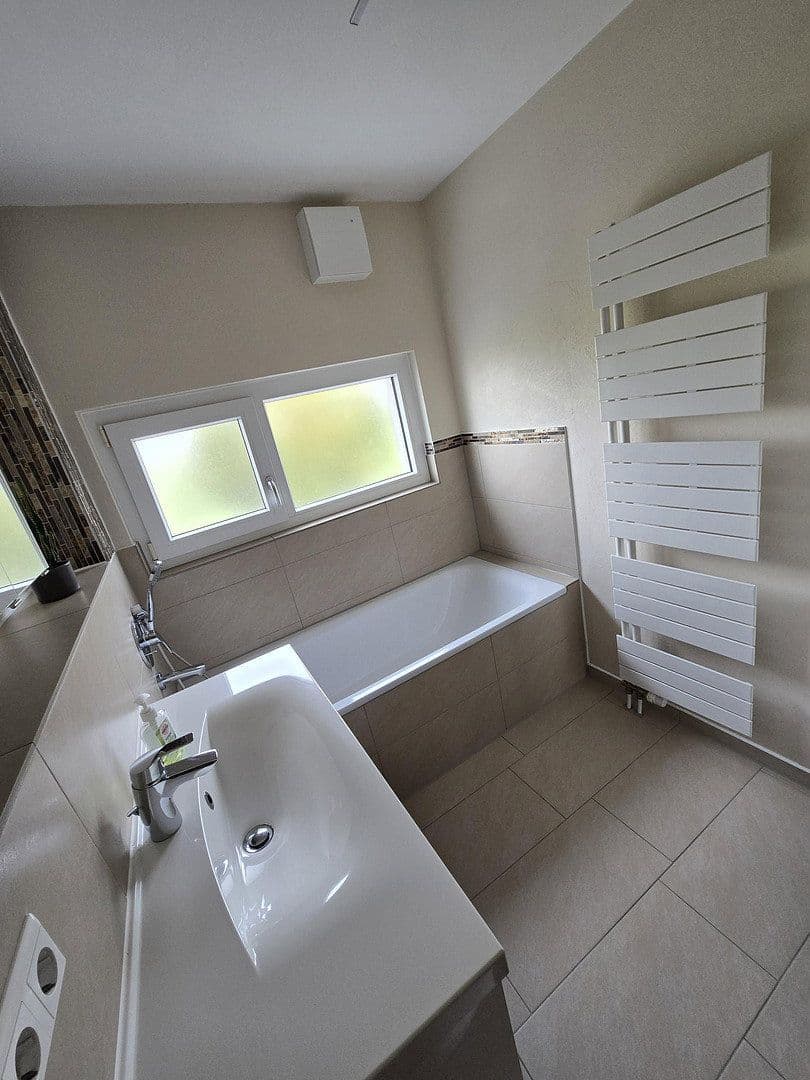 Predaj domu 140 m², pozemok 150 m², Hemmingen, Bádensko-Wurttembersko Predaj domu 140 m², pozemok 150 m², Hemmingen, Bádensko-Wurttembersko