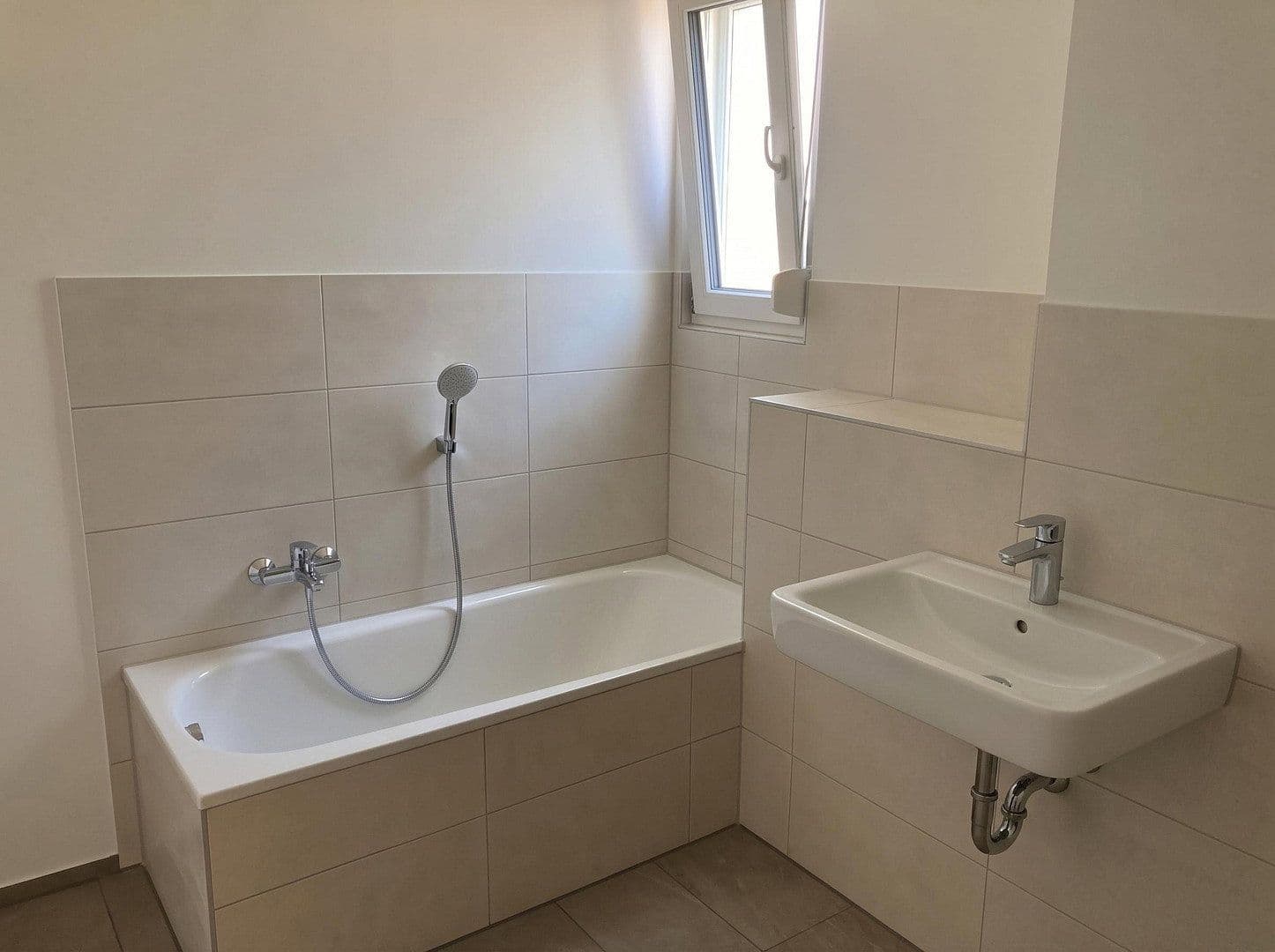 Prenájom domu 137 m², pozemok 160 m², Leonberger Str. 32, Villingen-Schwenningen, Bádensko-Wurttembersko Prenájom domu 137 m², pozemok 160 m², Leonberger Str. 32, Villingen-Schwenningen, Bádensko-Wurttembersko