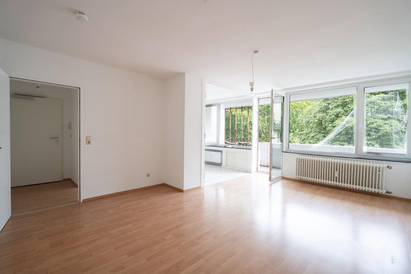 Prenájom bytu 3-izbový 75 m², Frankfurt, Hesensko Prenájom bytu 3-izbový 75 m², Frankfurt, Hesensko
