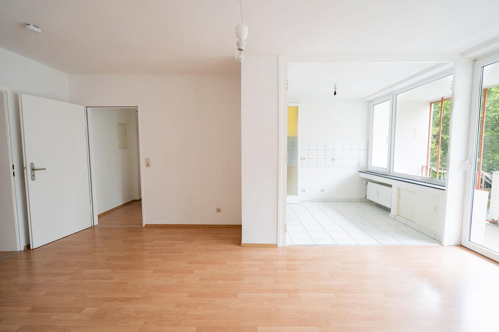 Prenájom bytu 3-izbový 75 m², Frankfurt, Hesensko Prenájom bytu 3-izbový 75 m², Frankfurt, Hesensko