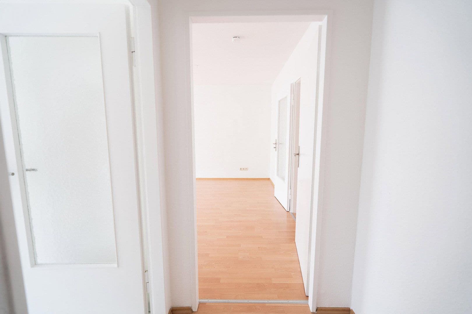 Prenájom bytu 3-izbový 75 m², Frankfurt, Hesensko Prenájom bytu 3-izbový 75 m², Frankfurt, Hesensko