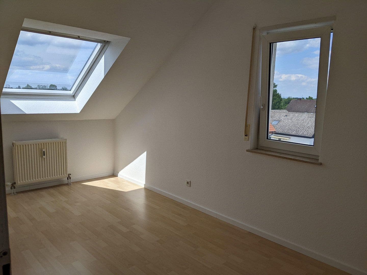 Prenájom bytu 3-izbový 68 m², Brühl, Bádensko-Wurttembersko Prenájom bytu 3-izbový 68 m², Brühl, Bádensko-Wurttembersko
