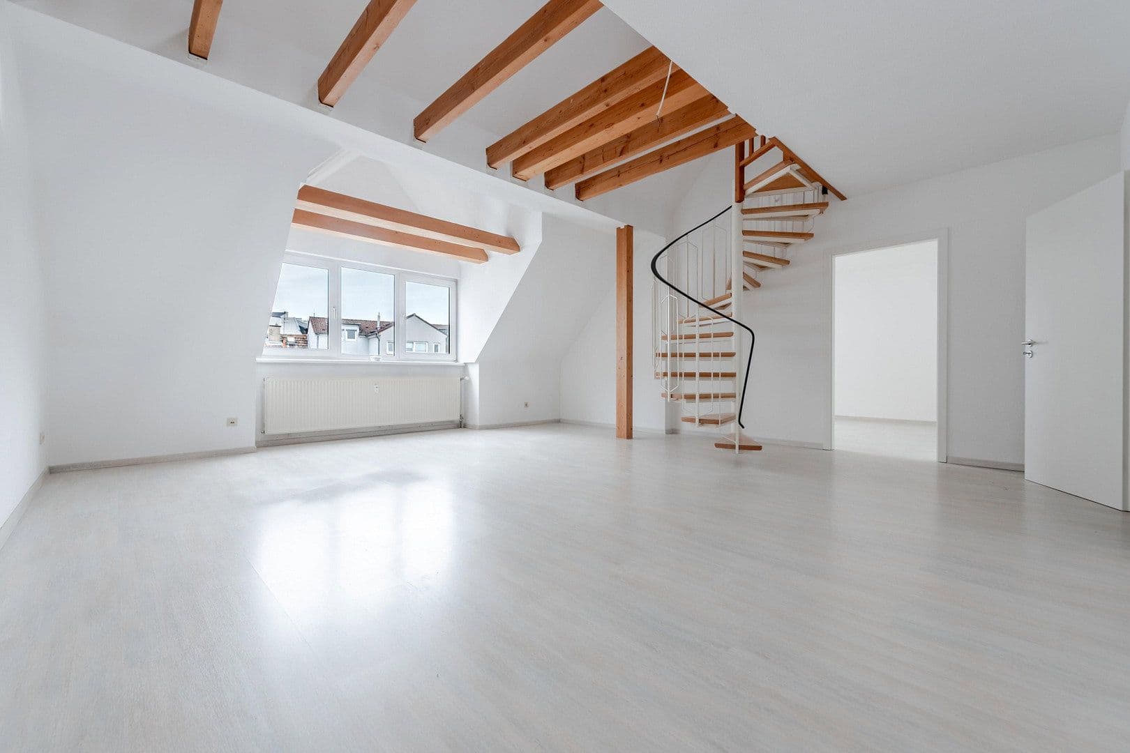 Prenájom bytu 4-izbový 118 m², Dalbergergasse 5, Bensheim, Hesensko Prenájom bytu 4-izbový 118 m², Dalbergergasse 5, Bensheim, Hesensko
