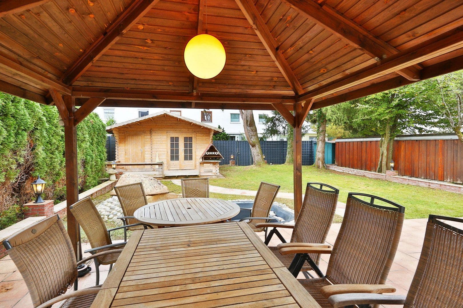 Predaj domu 205 m², pozemok 500 m², Hainbuchen Str. 18, Taufkirchen, Bavorsko Predaj domu 205 m², pozemok 500 m², Hainbuchen Str. 18, Taufkirchen, Bavorsko