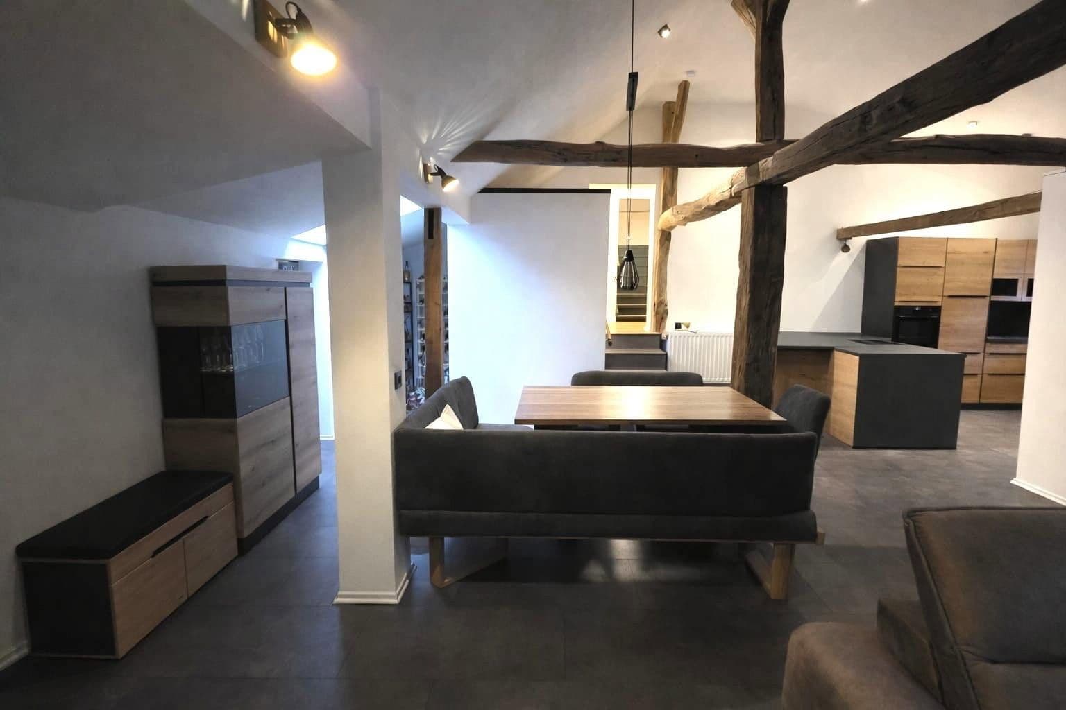 Predaj domu 200 m², pozemok 6.000 m², Münchhausen, Hesensko Predaj domu 200 m², pozemok 6.000 m², Münchhausen, Hesensko