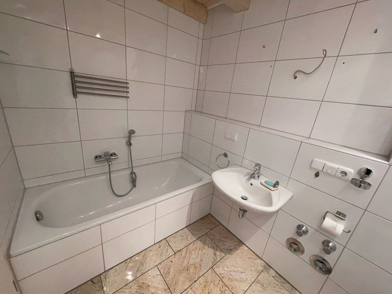 Prenájom bytu 4-izbový 104 m², Hattersheim am Main, Hesensko Prenájom bytu 4-izbový 104 m², Hattersheim am Main, Hesensko