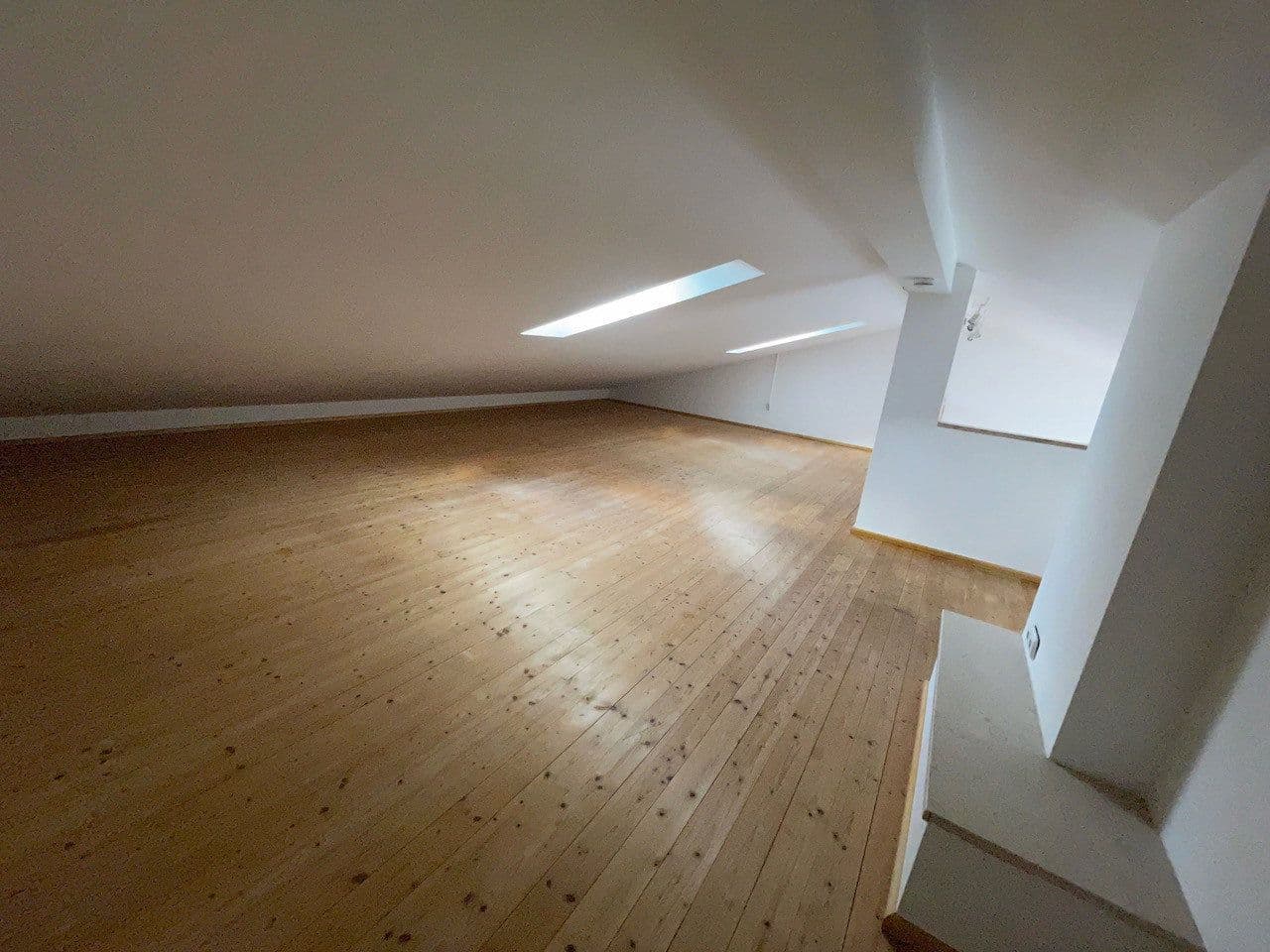 Prenájom bytu 4-izbový 104 m², Hattersheim am Main, Hesensko Prenájom bytu 4-izbový 104 m², Hattersheim am Main, Hesensko