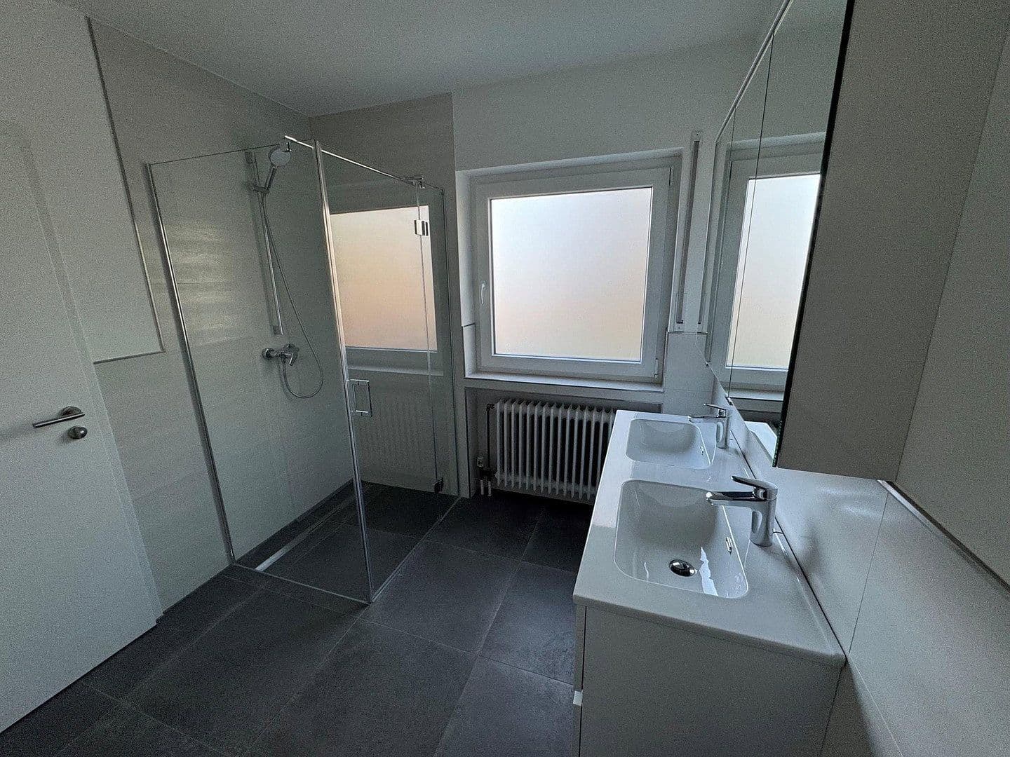 Predaj domu 167 m², pozemok 694 m², Königsberger Strasse 31, Baiersdorf, Bavorsko Predaj domu 167 m², pozemok 694 m², Königsberger Strasse 31, Baiersdorf, Bavorsko
