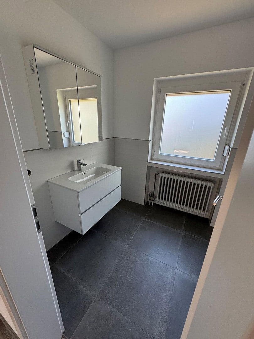 Predaj domu 167 m², pozemok 694 m², Königsberger Strasse 31, Baiersdorf, Bavorsko Predaj domu 167 m², pozemok 694 m², Königsberger Strasse 31, Baiersdorf, Bavorsko