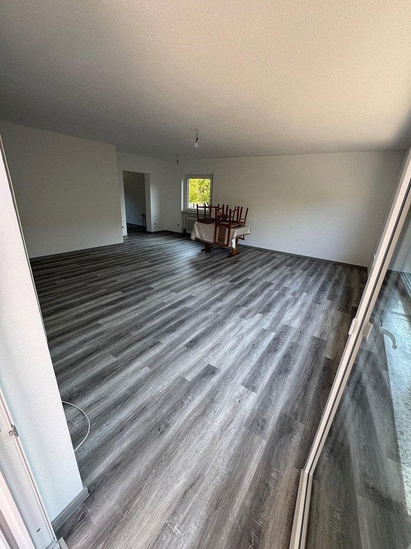 Predaj domu 167 m², pozemok 694 m², Königsberger Strasse 31, Baiersdorf, Bavorsko Predaj domu 167 m², pozemok 694 m², Königsberger Strasse 31, Baiersdorf, Bavorsko