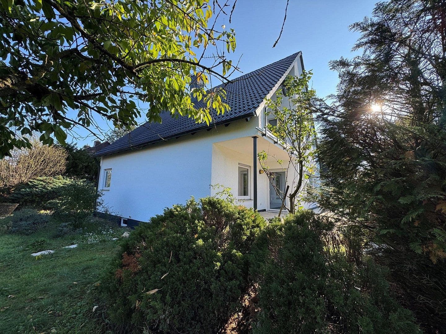 Predaj domu 167 m², pozemok 694 m², Königsberger Strasse 31, Baiersdorf, Bavorsko Predaj domu 167 m², pozemok 694 m², Königsberger Strasse 31, Baiersdorf, Bavorsko