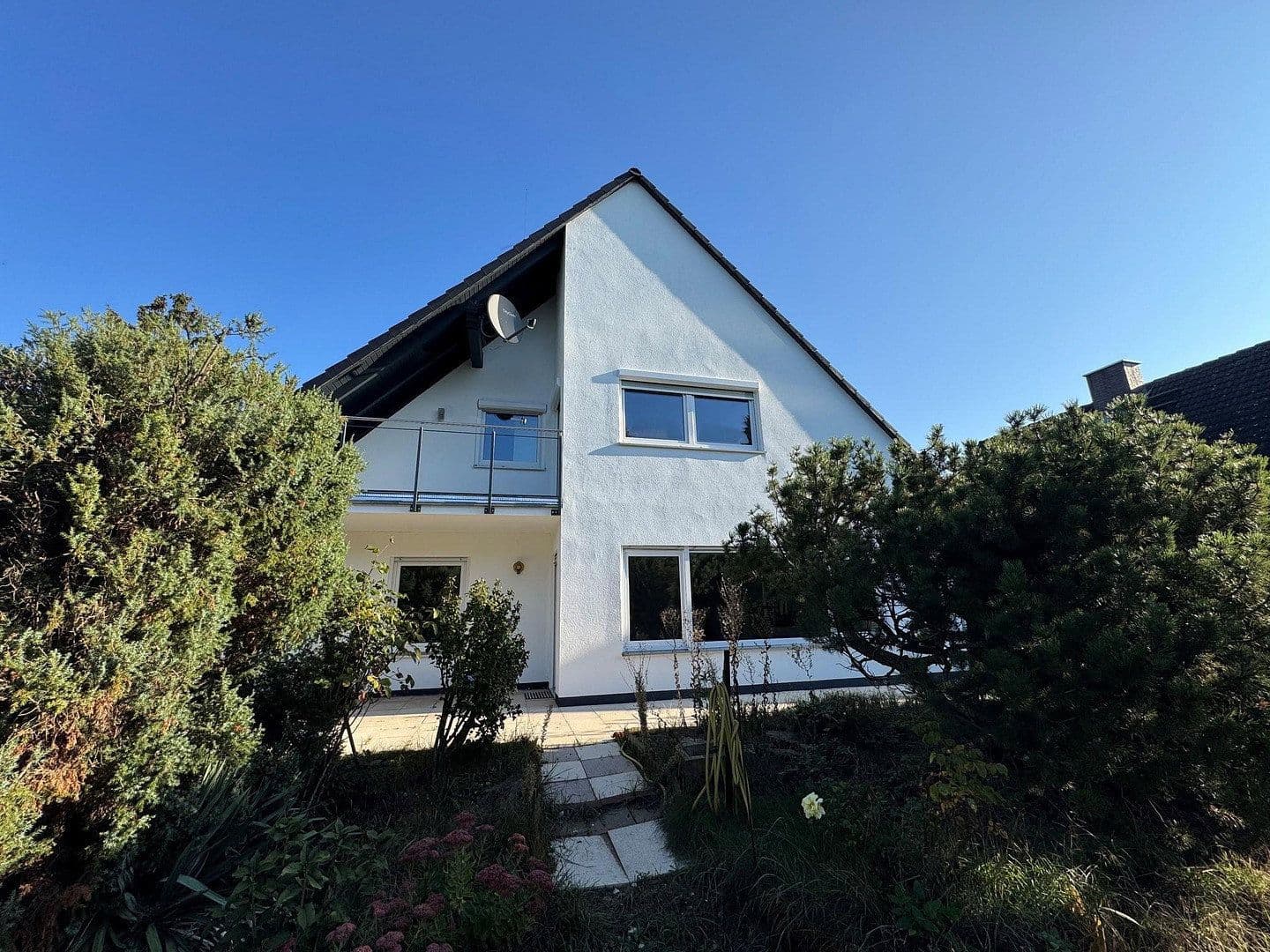 Predaj domu 167 m², pozemok 694 m², Königsberger Strasse 31, Baiersdorf, Bavorsko Predaj domu 167 m², pozemok 694 m², Königsberger Strasse 31, Baiersdorf, Bavorsko