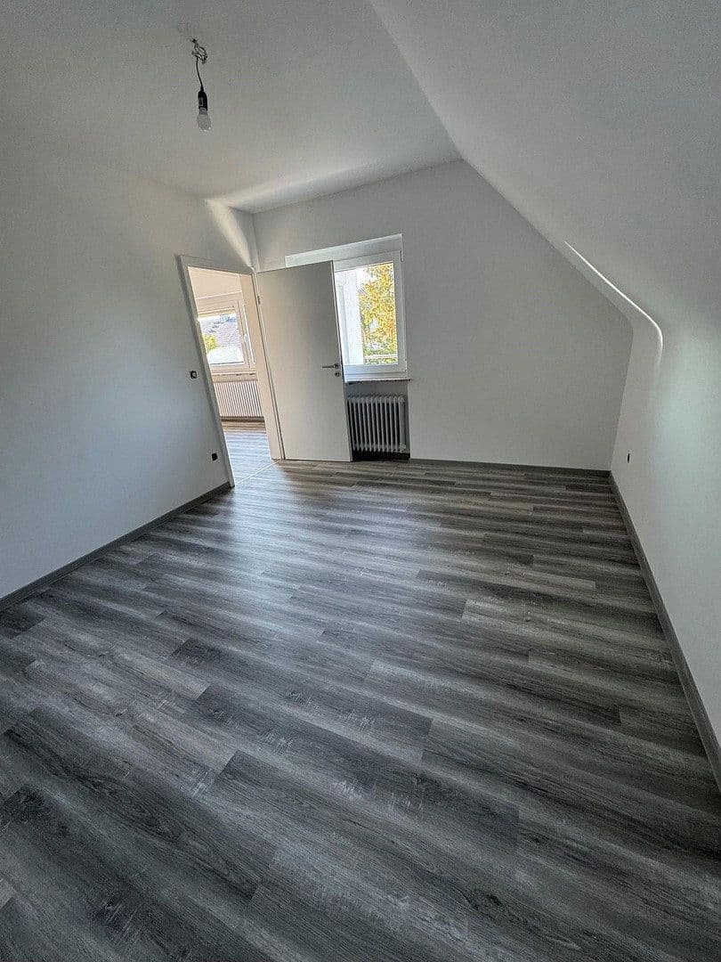 Predaj domu 167 m², pozemok 694 m², Königsberger Strasse 31, Baiersdorf, Bavorsko Predaj domu 167 m², pozemok 694 m², Königsberger Strasse 31, Baiersdorf, Bavorsko