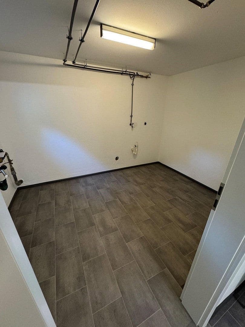 Predaj domu 167 m², pozemok 694 m², Königsberger Strasse 31, Baiersdorf, Bavorsko Predaj domu 167 m², pozemok 694 m², Königsberger Strasse 31, Baiersdorf, Bavorsko