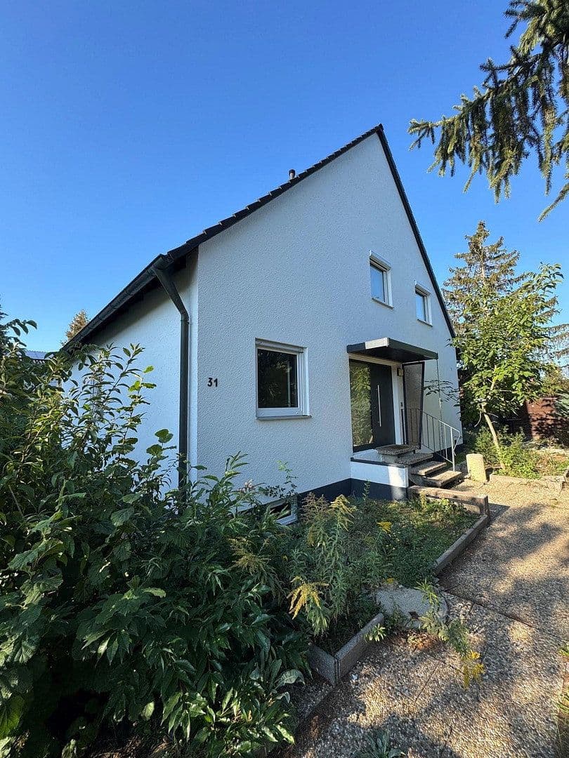 Predaj domu 167 m², pozemok 694 m², Königsberger Strasse 31, Baiersdorf, Bavorsko Predaj domu 167 m², pozemok 694 m², Königsberger Strasse 31, Baiersdorf, Bavorsko
