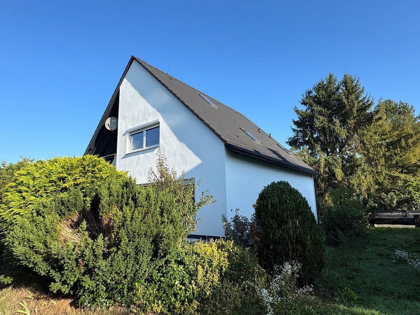 Predaj domu 167 m², pozemok 694 m², Königsberger Strasse 31, Baiersdorf, Bavorsko Predaj domu 167 m², pozemok 694 m², Königsberger Strasse 31, Baiersdorf, Bavorsko
