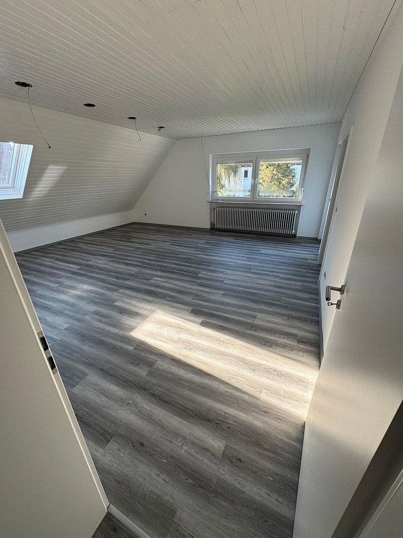 Predaj domu 167 m², pozemok 694 m², Königsberger Strasse 31, Baiersdorf, Bavorsko Predaj domu 167 m², pozemok 694 m², Königsberger Strasse 31, Baiersdorf, Bavorsko