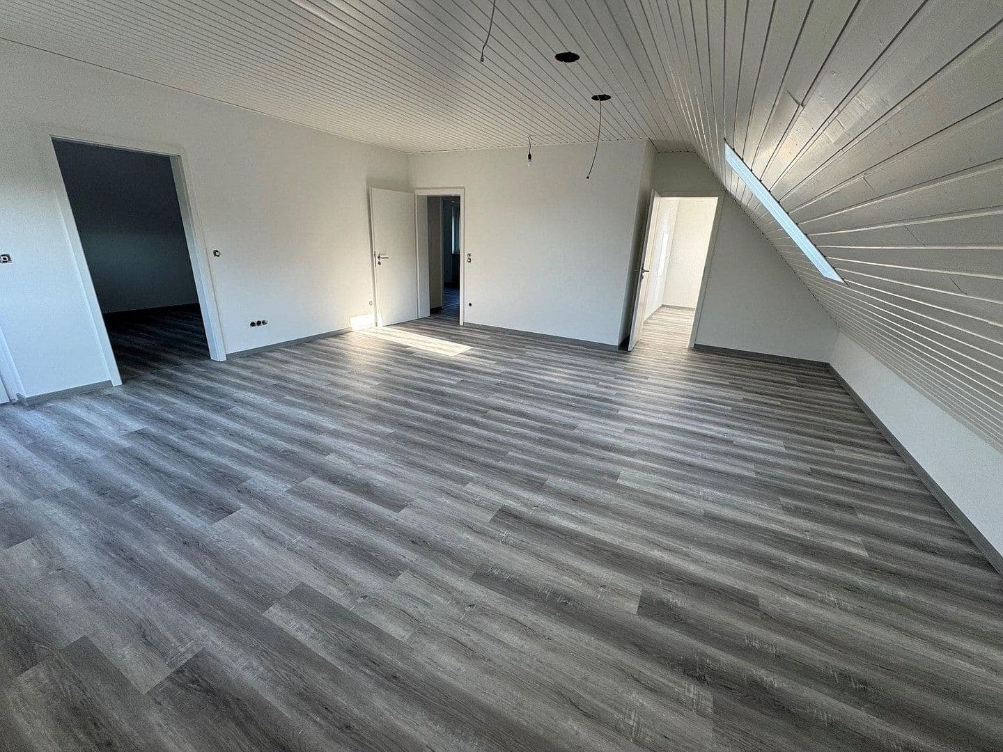 Predaj domu 167 m², pozemok 694 m², Königsberger Strasse 31, Baiersdorf, Bavorsko Predaj domu 167 m², pozemok 694 m², Königsberger Strasse 31, Baiersdorf, Bavorsko