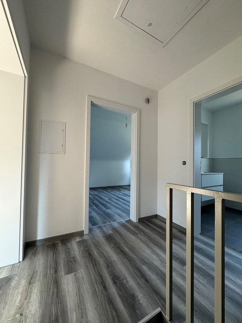 Predaj domu 167 m², pozemok 694 m², Königsberger Strasse 31, Baiersdorf, Bavorsko Predaj domu 167 m², pozemok 694 m², Königsberger Strasse 31, Baiersdorf, Bavorsko