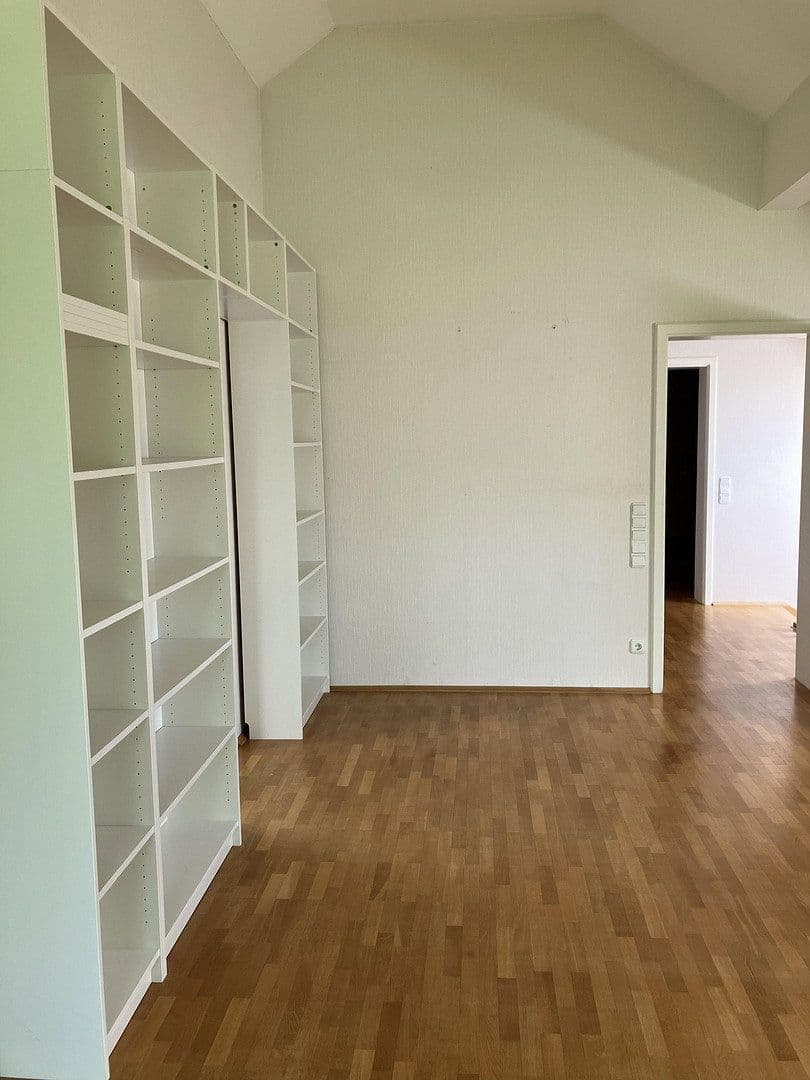 Prenájom bytu 4-izbový 218 m², Birstein, Hesensko Prenájom bytu 4-izbový 218 m², Birstein, Hesensko