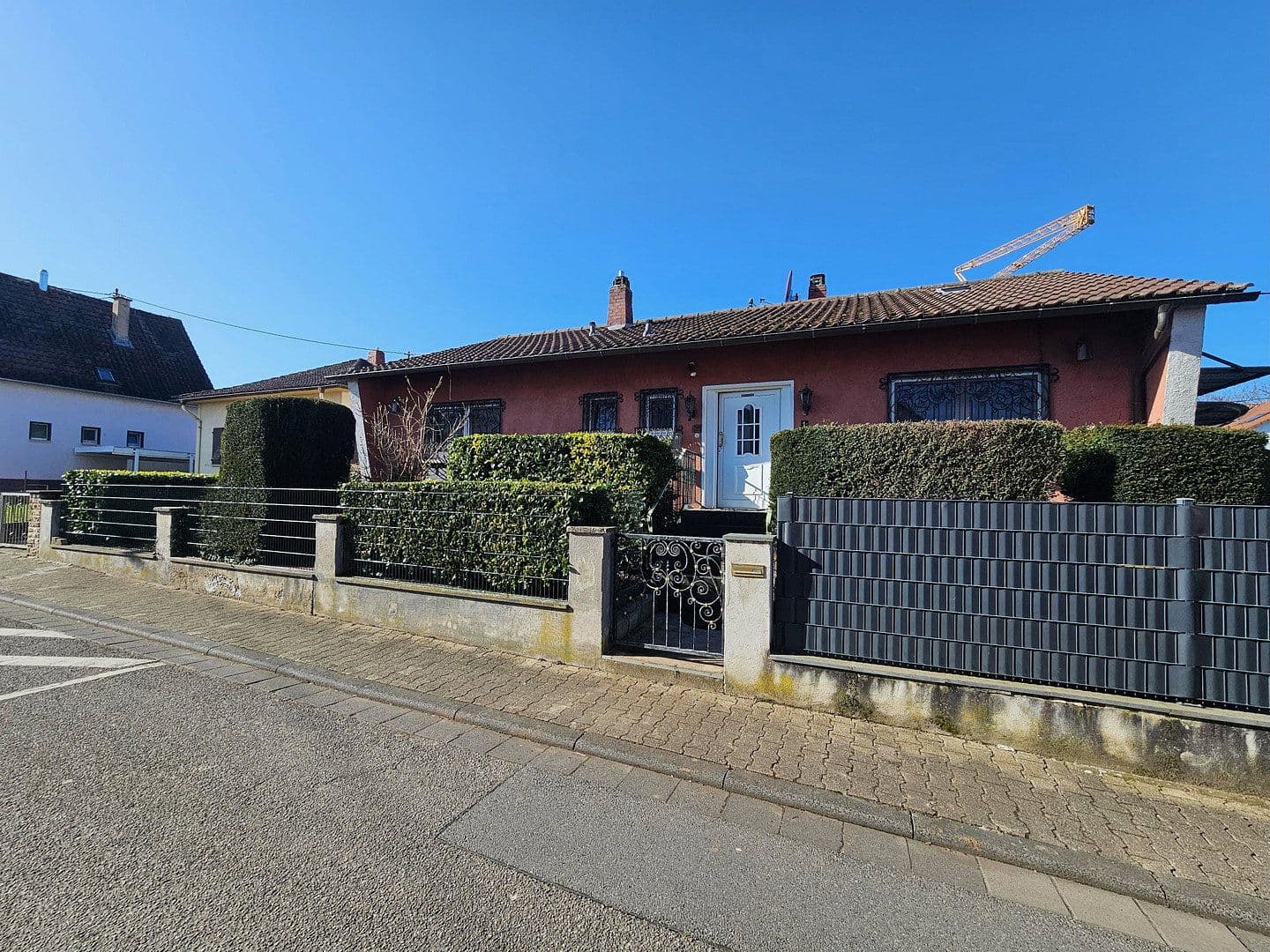 Predaj domu 107 m², pozemok 463 m², Schubertstraße 1, Undenheim, Porýnie-Falcko Predaj domu 107 m², pozemok 463 m², Schubertstraße 1, Undenheim, Porýnie-Falcko