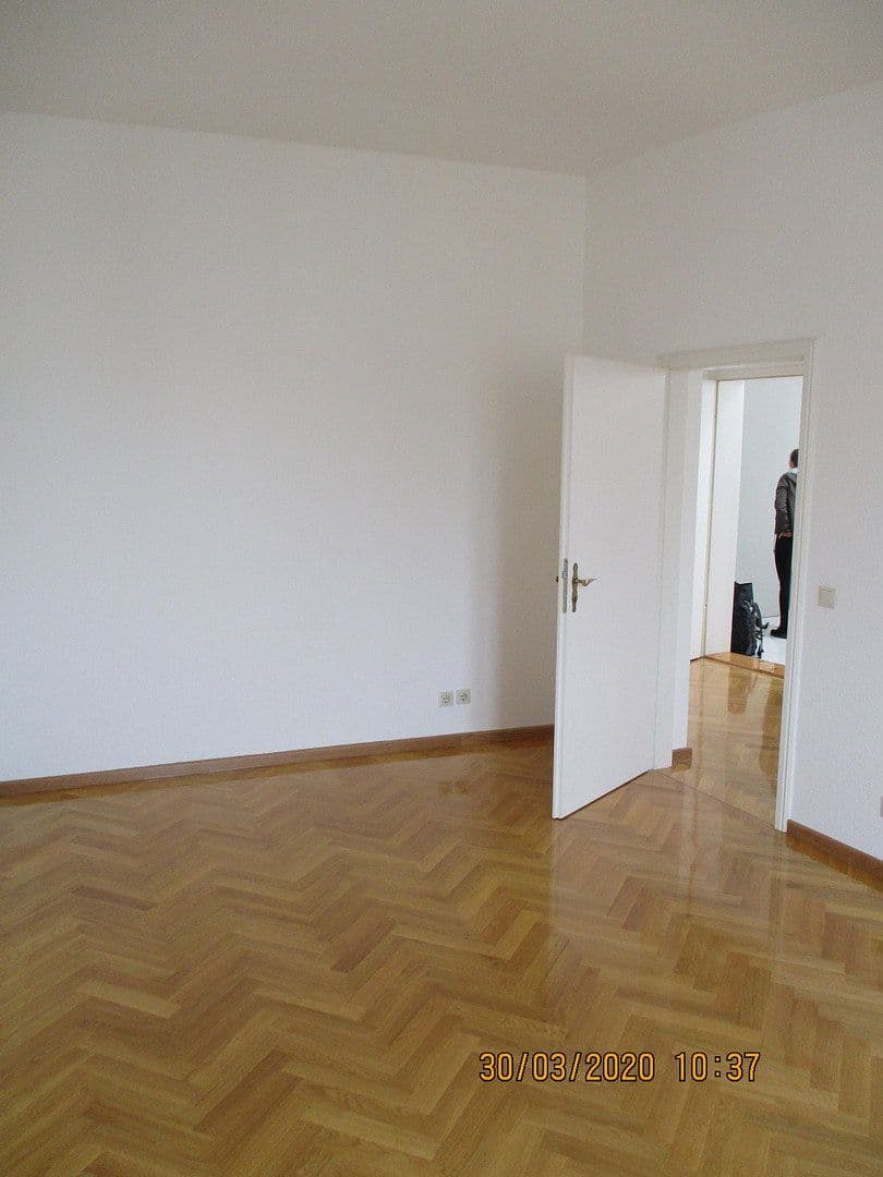 Prenájom bytu 4-izbový 105 m², Berlin, Berlín Prenájom bytu 4-izbový 105 m², Berlin, Berlín