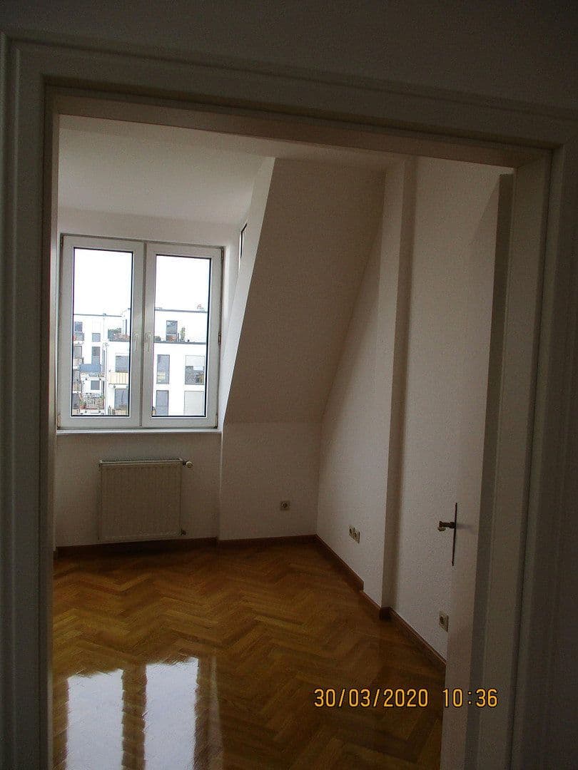 Prenájom bytu 4-izbový 105 m², Berlin, Berlín Prenájom bytu 4-izbový 105 m², Berlin, Berlín