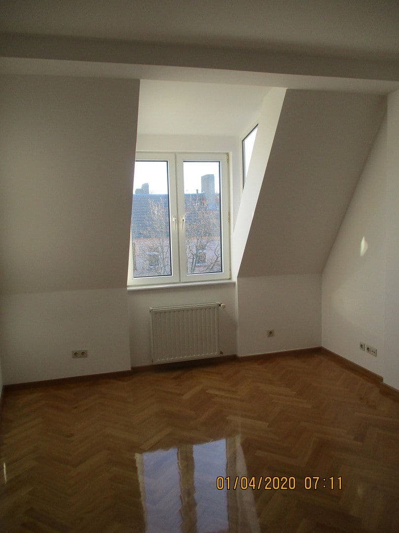 Prenájom bytu 4-izbový 105 m², Berlin, Berlín Prenájom bytu 4-izbový 105 m², Berlin, Berlín