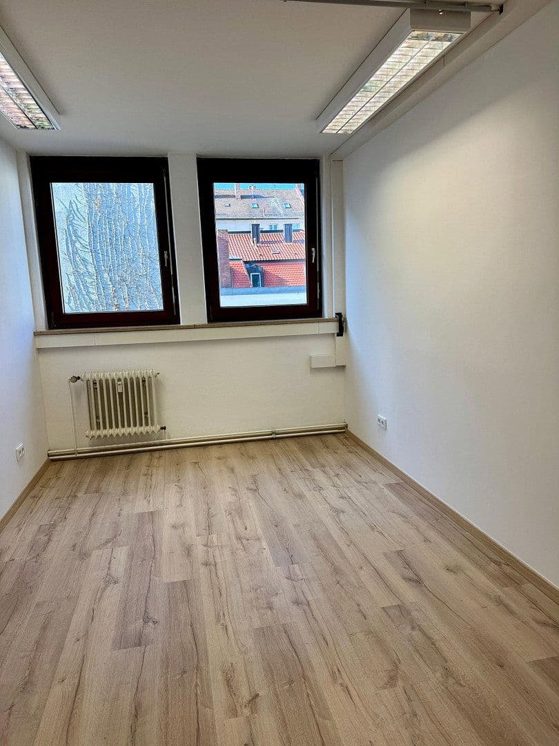 Predaj kancelárie 220 m², Pillenreuther Str. 14, Nürnberg, Bavorsko Predaj kancelárie 220 m², Pillenreuther Str. 14, Nürnberg, Bavorsko