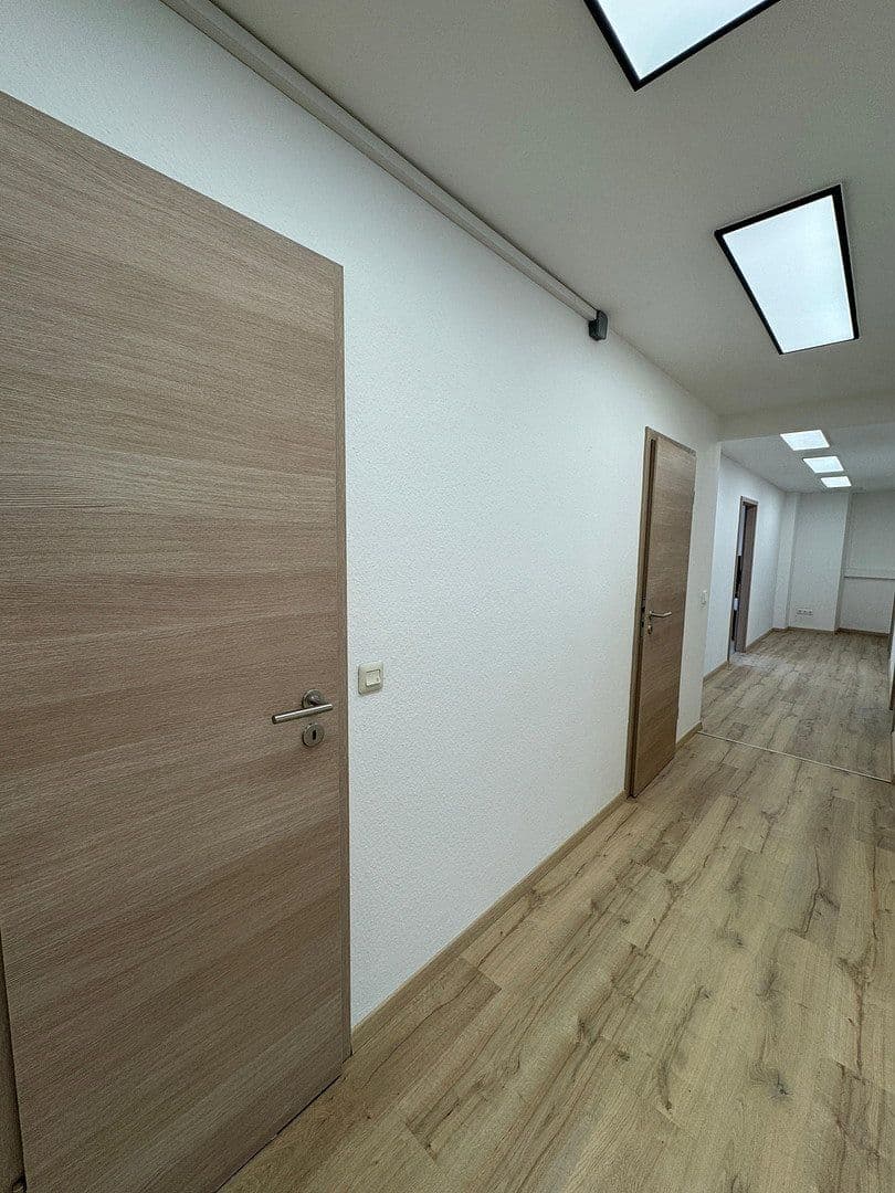 Predaj kancelárie 220 m², Pillenreuther Str. 14, Nürnberg, Bavorsko Predaj kancelárie 220 m², Pillenreuther Str. 14, Nürnberg, Bavorsko