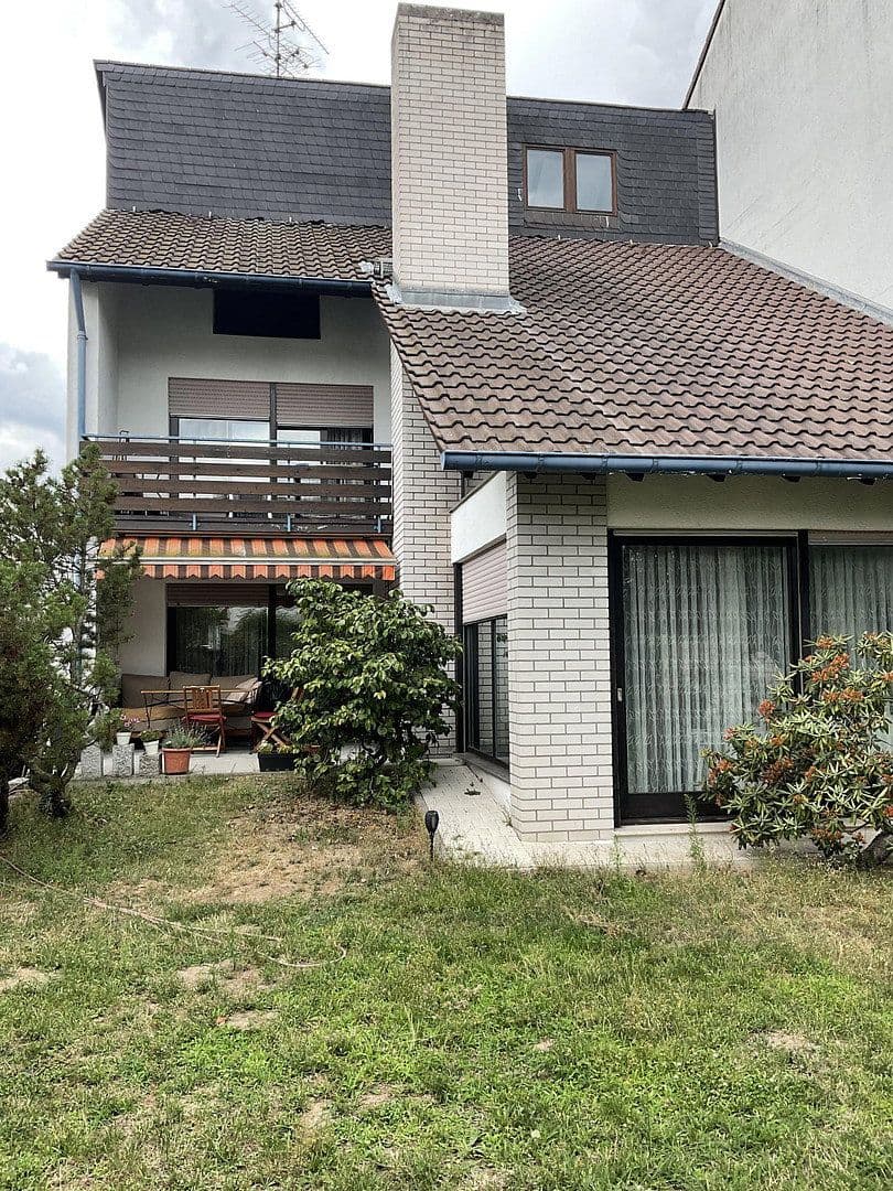 Predaj domu 240 m², pozemok 370 m², Bernhardstr.6, Mühlheim am Main, Hesensko Predaj domu 240 m², pozemok 370 m², Bernhardstr.6, Mühlheim am Main, Hesensko