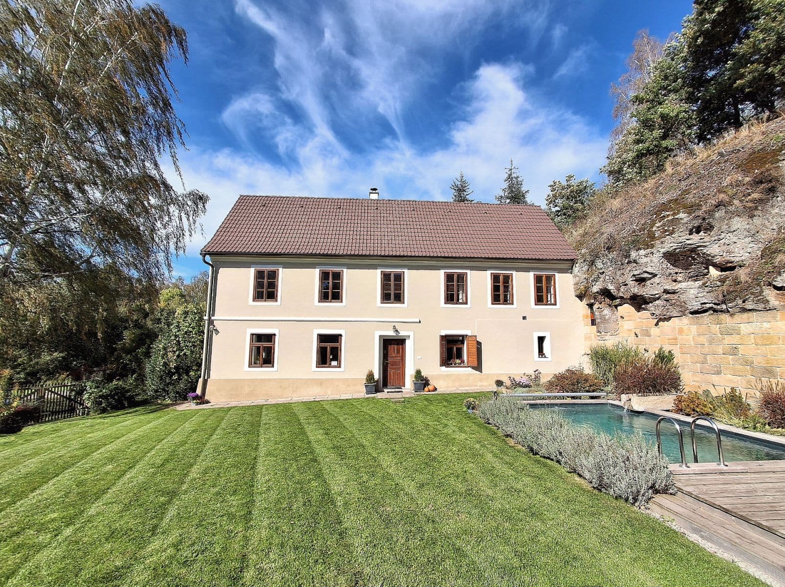 Predaj rekreačného objektu 149 m², pozemok 1.523 m², Dubá, Liberecký kraj Predaj rekreačného objektu 149 m², pozemok 1.523 m², Dubá, Liberecký kraj