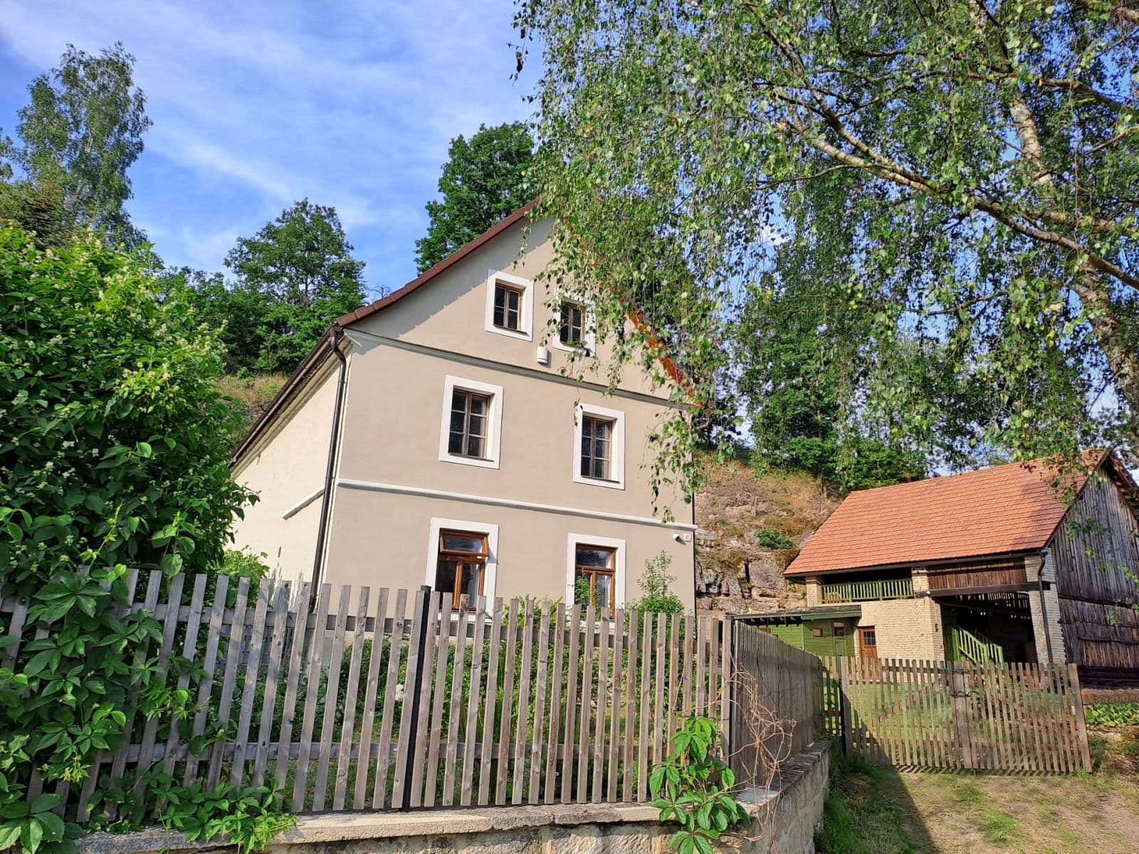Predaj rekreačného objektu 149 m², pozemok 1.523 m², Dubá, Liberecký kraj Predaj rekreačného objektu 149 m², pozemok 1.523 m², Dubá, Liberecký kraj