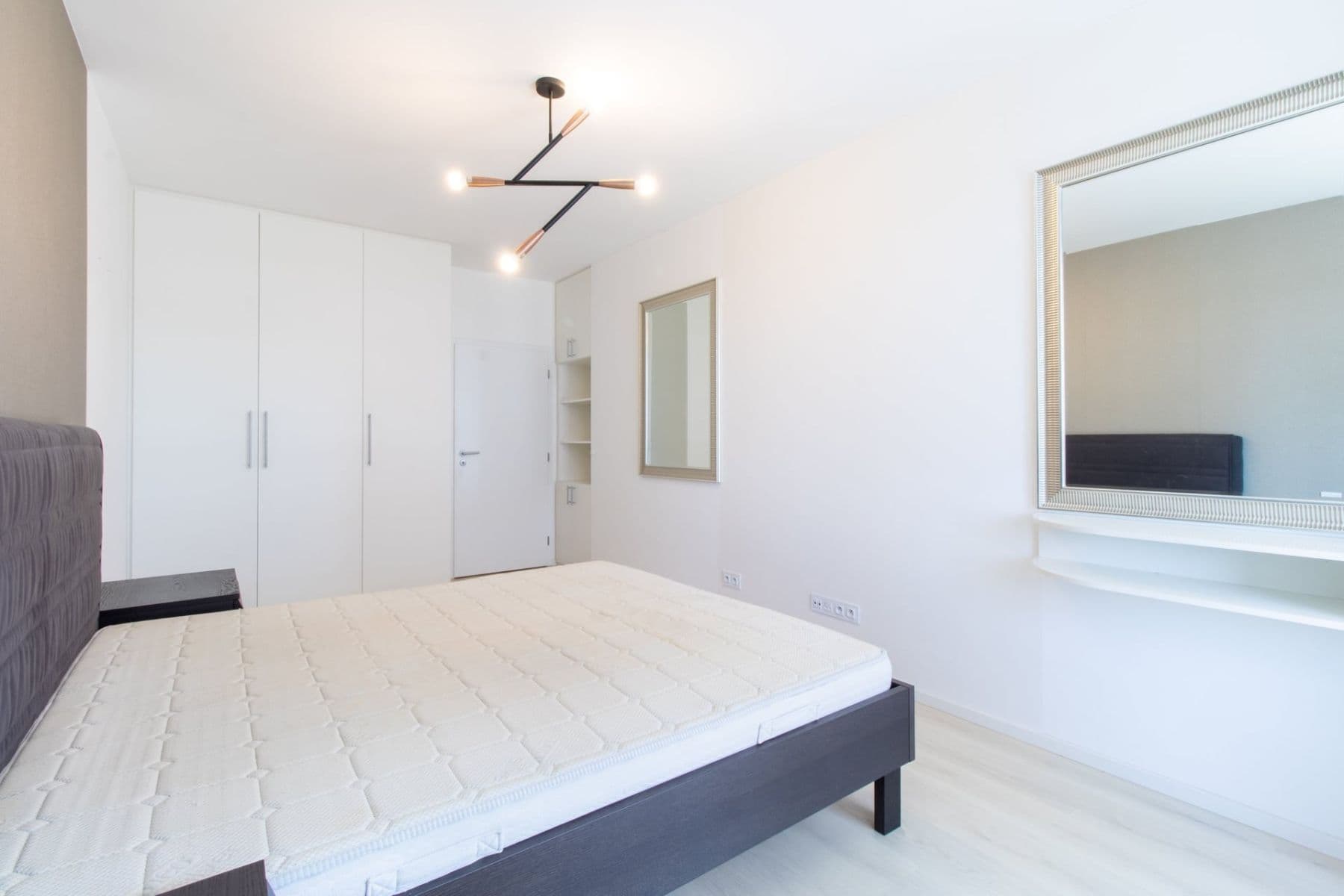 Prenájom bytu 3-izbový 99 m², Zvěřinova, Praha, Praha Prenájom bytu 3-izbový 99 m², Zvěřinova, Praha, Praha