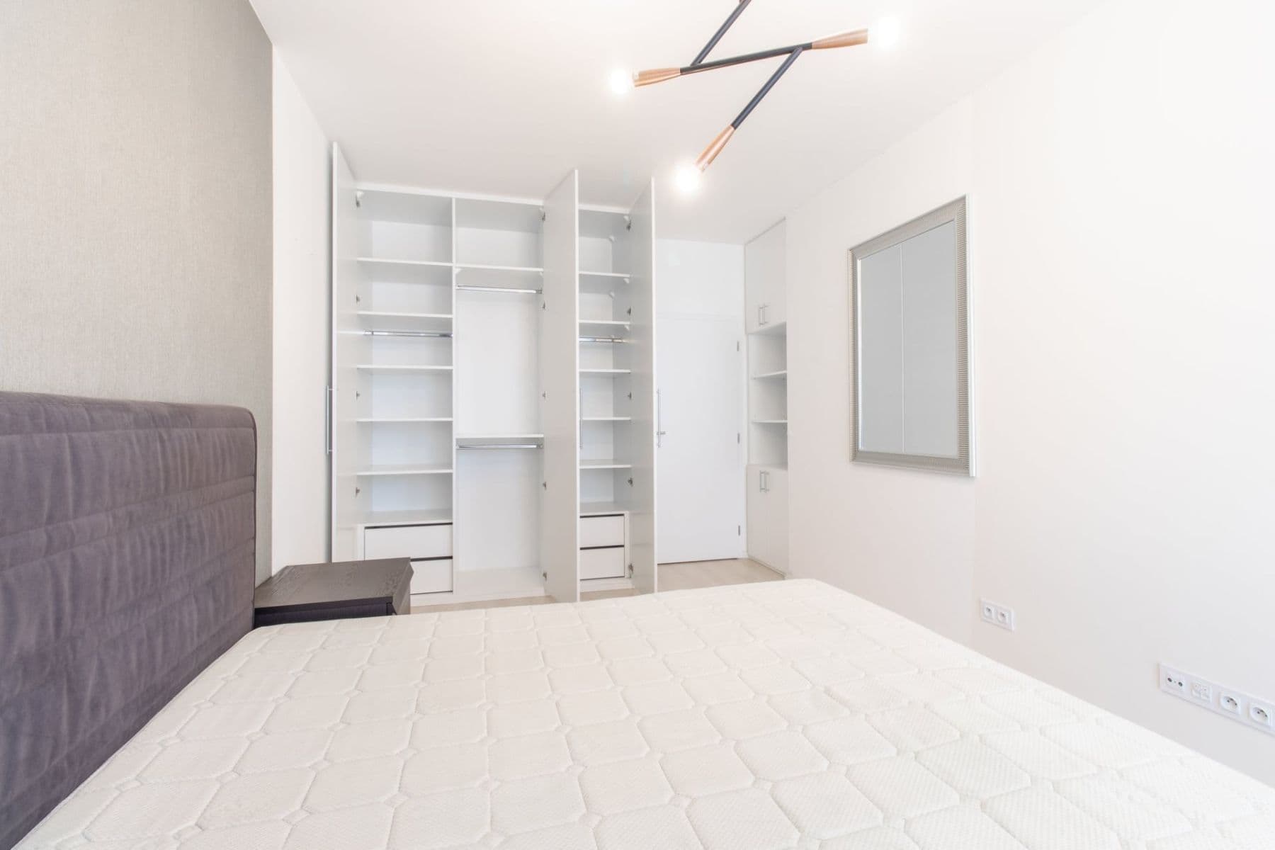 Prenájom bytu 3-izbový 99 m², Zvěřinova, Praha, Praha Prenájom bytu 3-izbový 99 m², Zvěřinova, Praha, Praha