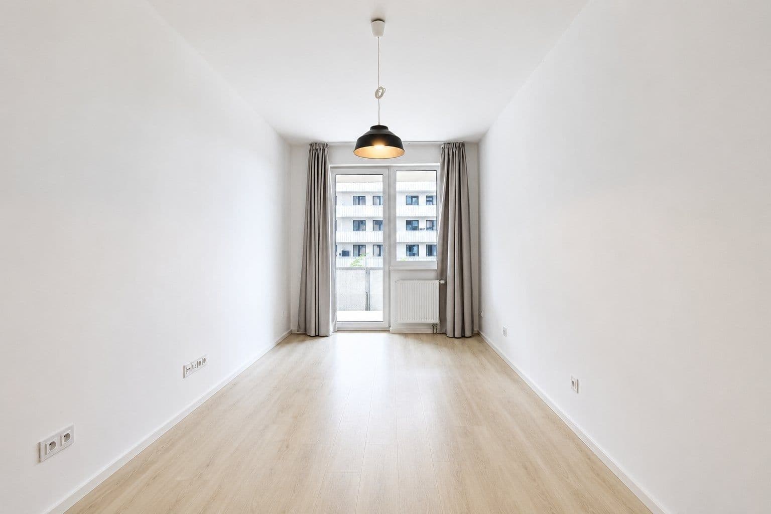 Prenájom bytu 3-izbový 99 m², Zvěřinova, Praha, Praha Prenájom bytu 3-izbový 99 m², Zvěřinova, Praha, Praha