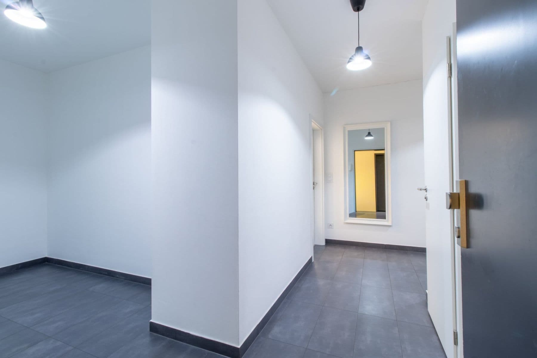 Prenájom bytu 3-izbový 99 m², Zvěřinova, Praha, Praha Prenájom bytu 3-izbový 99 m², Zvěřinova, Praha, Praha