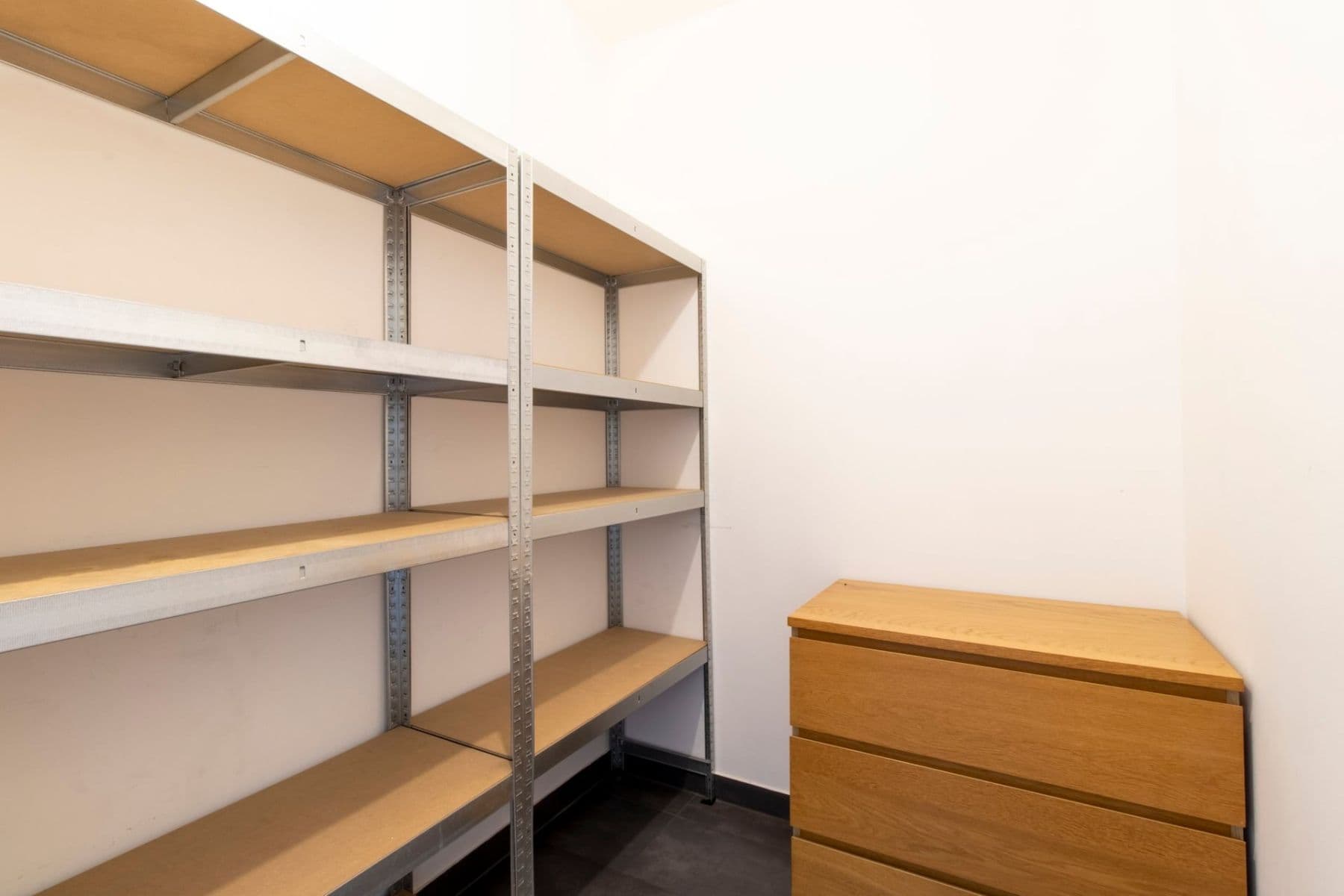 Prenájom bytu 3-izbový 99 m², Zvěřinova, Praha, Praha Prenájom bytu 3-izbový 99 m², Zvěřinova, Praha, Praha