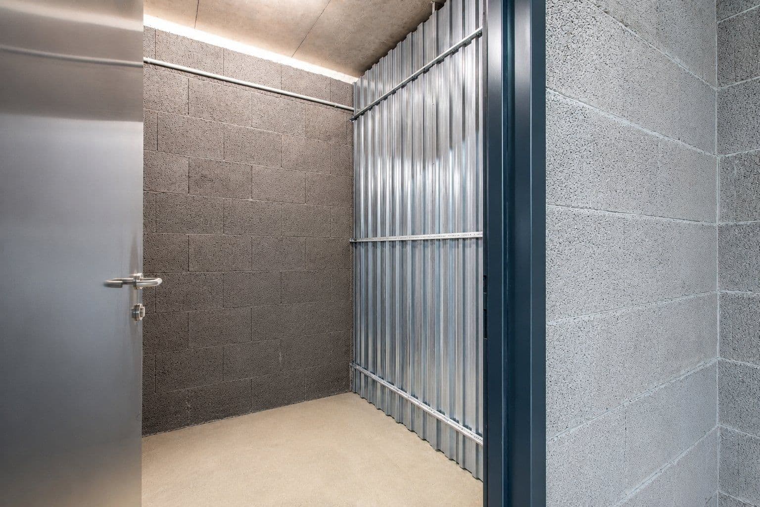 Prenájom bytu 3-izbový 99 m², Zvěřinova, Praha, Praha Prenájom bytu 3-izbový 99 m², Zvěřinova, Praha, Praha