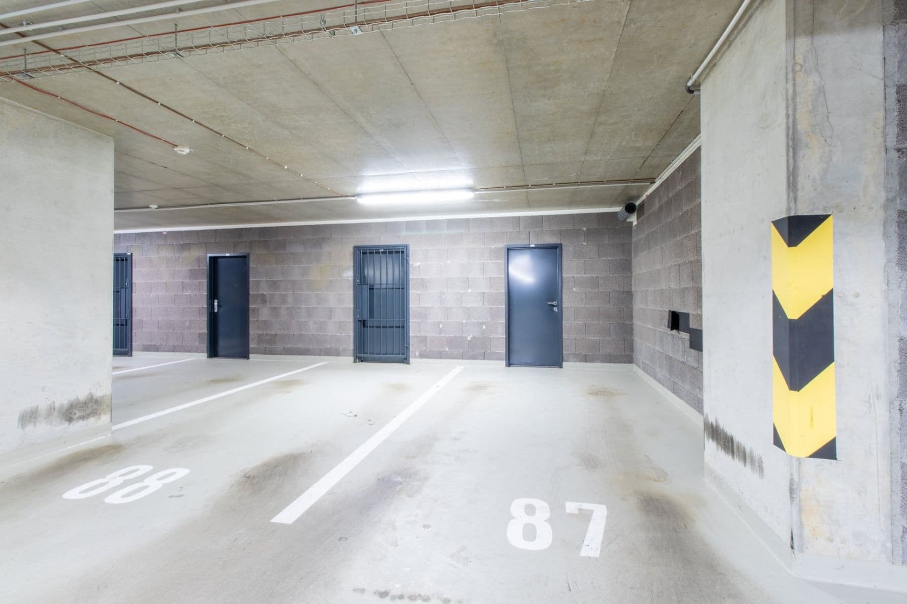 Prenájom bytu 3-izbový 99 m², Zvěřinova, Praha, Praha Prenájom bytu 3-izbový 99 m², Zvěřinova, Praha, Praha