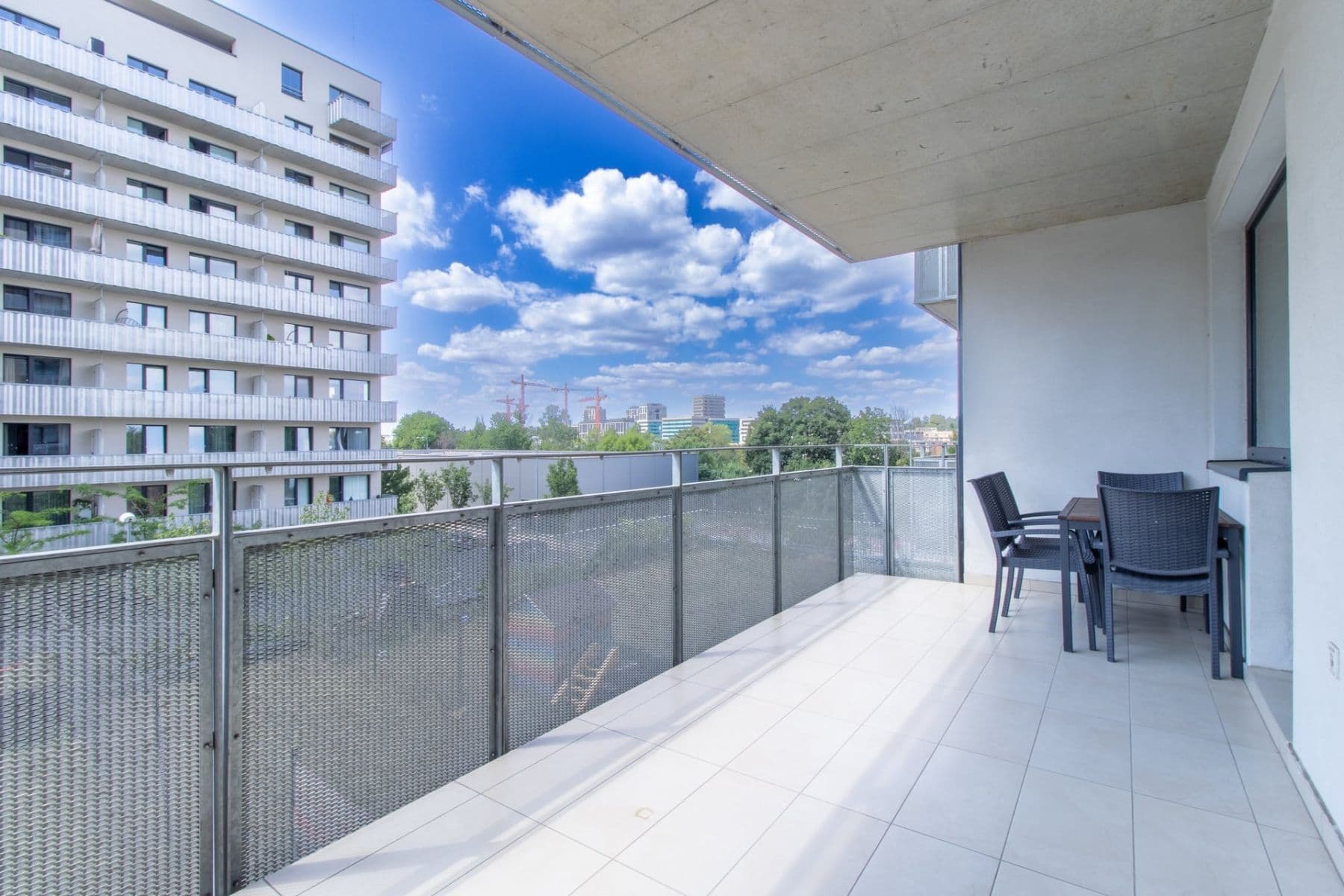 Prenájom bytu 3-izbový 99 m², Zvěřinova, Praha, Praha Prenájom bytu 3-izbový 99 m², Zvěřinova, Praha, Praha
