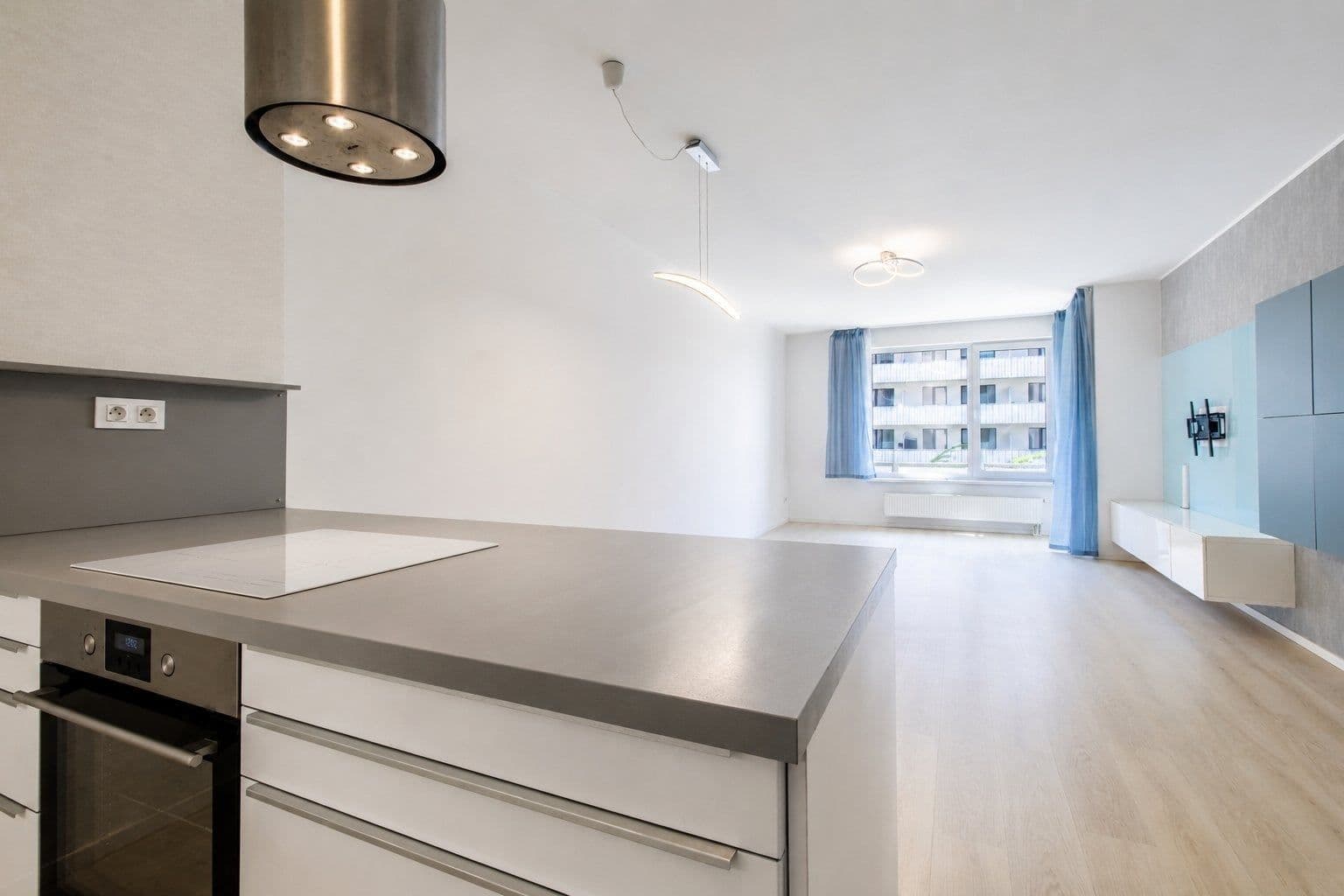 Prenájom bytu 3-izbový 99 m², Zvěřinova, Praha, Praha Prenájom bytu 3-izbový 99 m², Zvěřinova, Praha, Praha