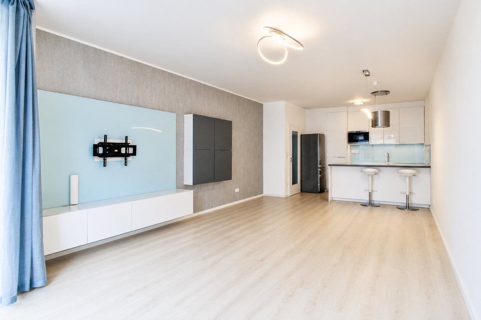Prenájom bytu 3-izbový 99 m², Zvěřinova, Praha, Praha Prenájom bytu 3-izbový 99 m², Zvěřinova, Praha, Praha