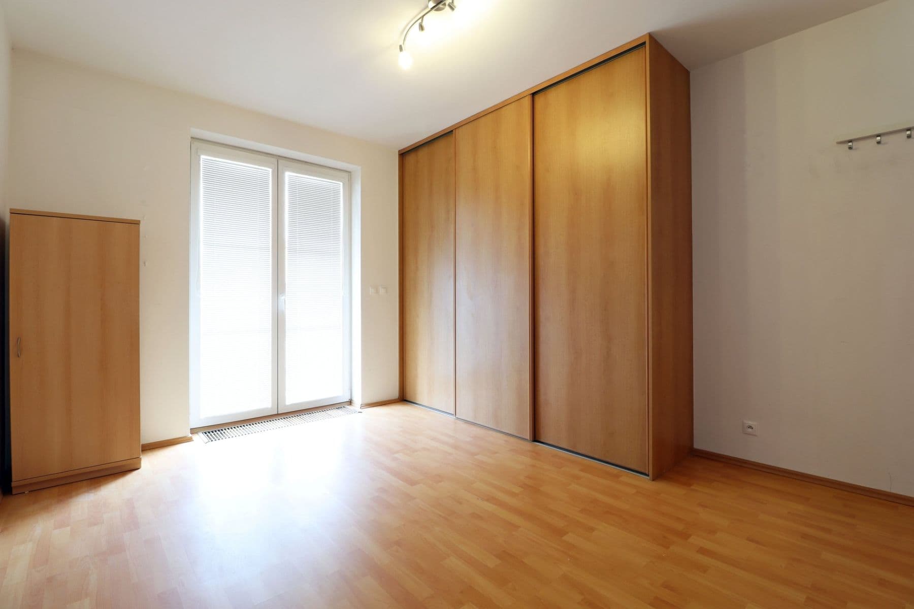 Prenájom bytu 2-izbový 42 m², Meteorologická, Praha, Praha Prenájom bytu 2-izbový 42 m², Meteorologická, Praha, Praha